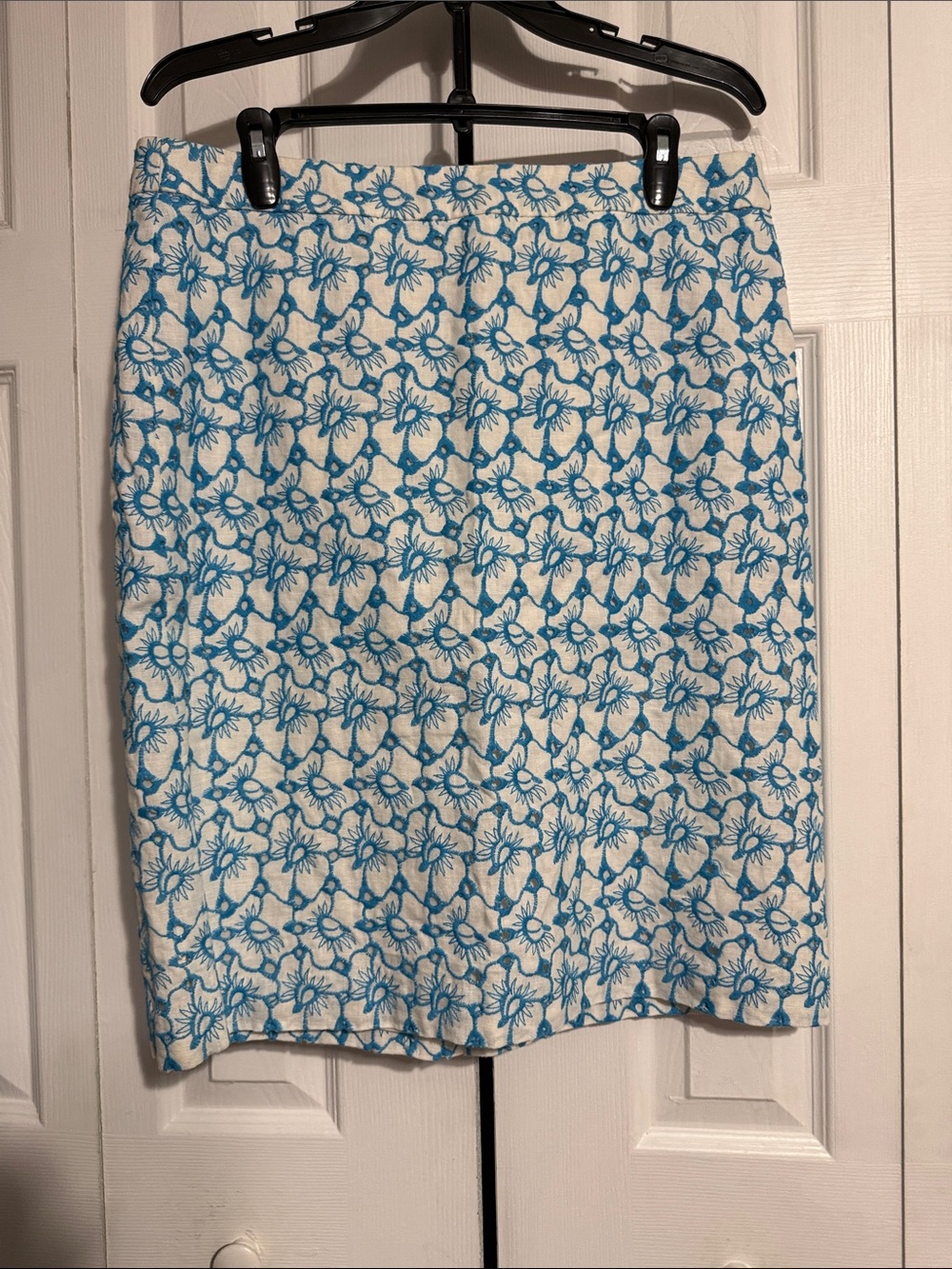 Talbots Floral Embroidered White Blue Lace Pencil Skirt Size 12